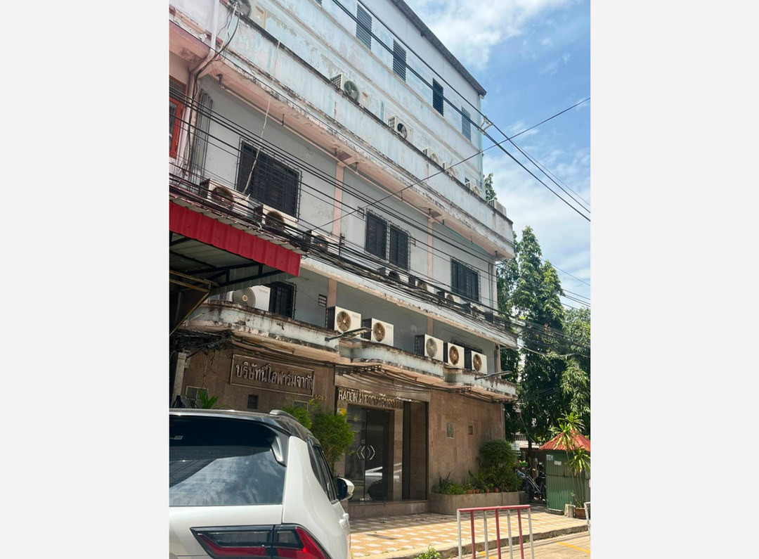 Commercial Building 3 units 5-story (with cargo lift) Soi Borommaratchachonnani 13, Bangkok Noi, next to Central Pinklao, Lotus Pinklao, and Maruay Market / add line : milin.xoxo