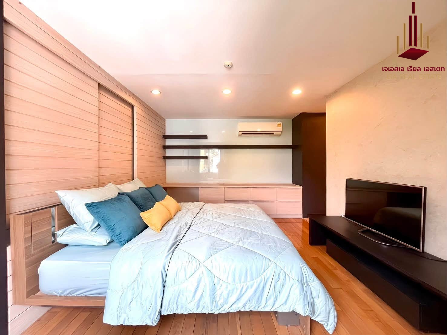 ✨ For Rent: The Rise Sukhumvit 39 Condo ✨ 💰 Only 55,000 THB/month