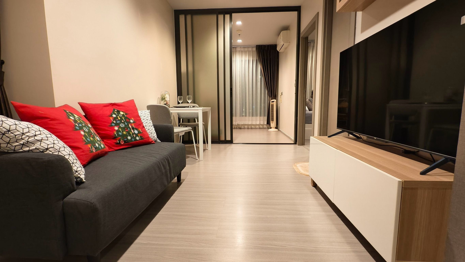 Condo for Rent LIFE Asoke - Rama 9 Condo for Rent LIFE Asoke - Rama 9