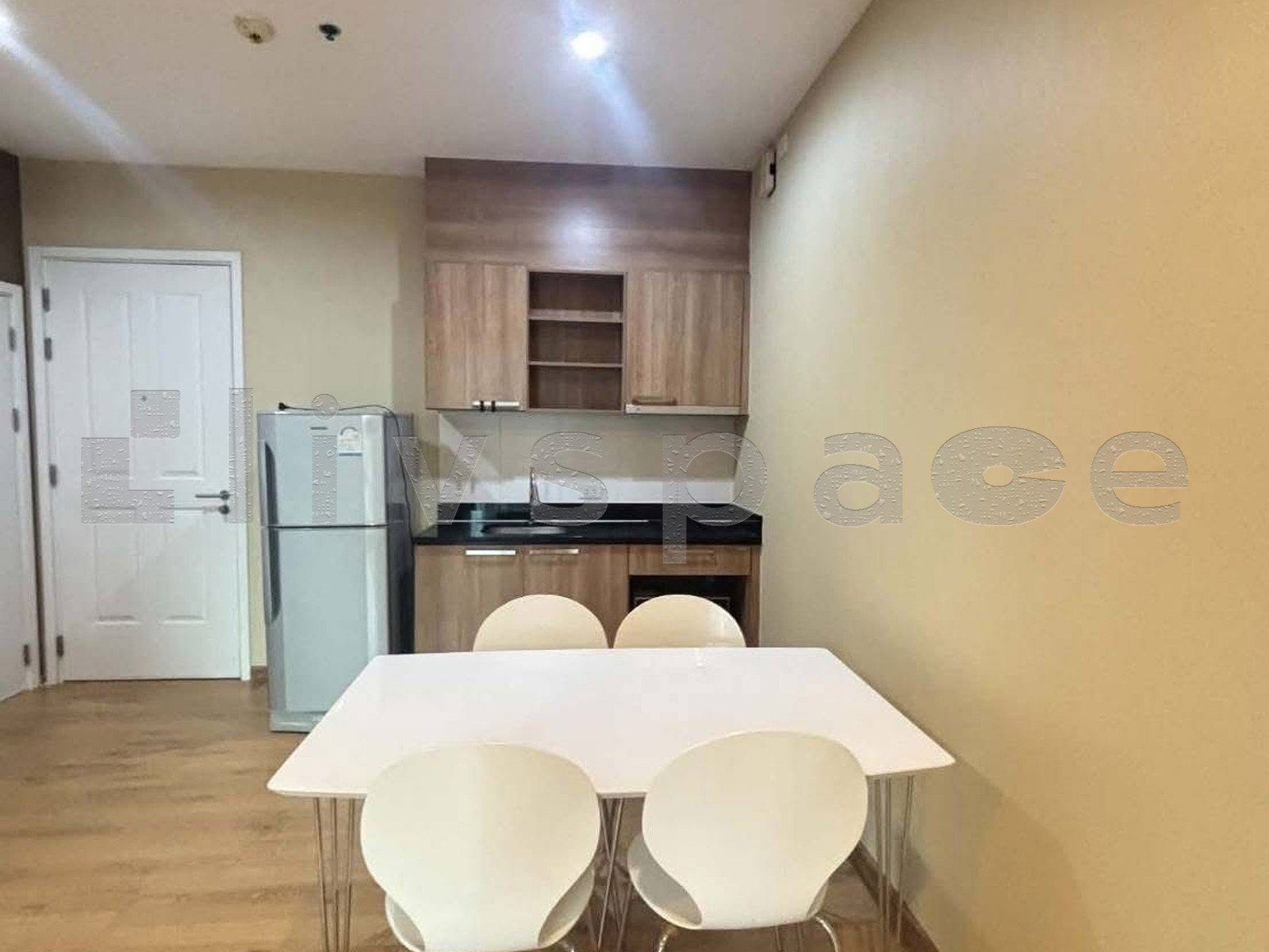 ▚ L0JCCDツ ให้เช่า Hive Sathorn 1Bed 49ตร.ม. ห้องใหญ่ รีโนเวทใหม่ ทิศไม่ร้อน เฟอร์ครบ ติด BTS กรุงธนบุรี 0 เมตร✨ – รูปที่ 2
