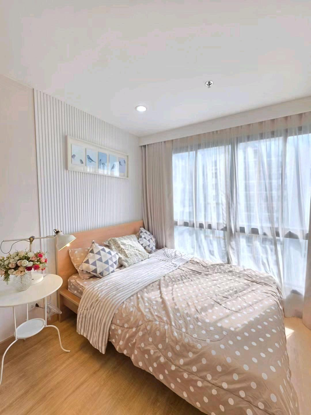Near BTS Pho Nimit, beautiful room, complete electrical appliances. You can make an appointment to see the room. Near BTS Pho Nimit, beautiful room, complete electrical appliances. You can make an appointment to see the room.