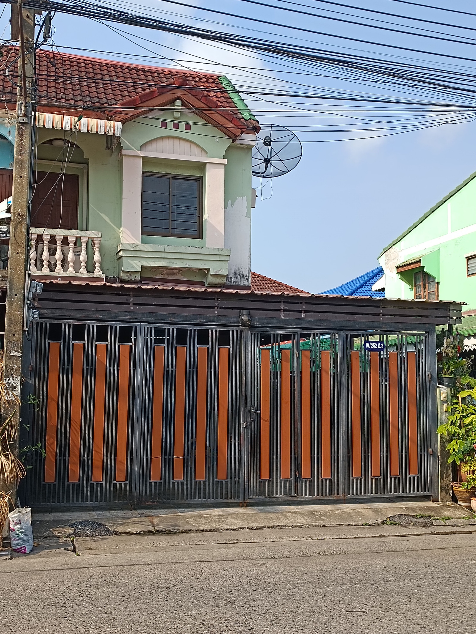  ทาวน์เฮาส์ 2 ชั้น 26.9 ตร.ว. ทองวิวัฒน์วิลล่า ซอยอยู่สุข23 บางเมือง สมุทรปราการ