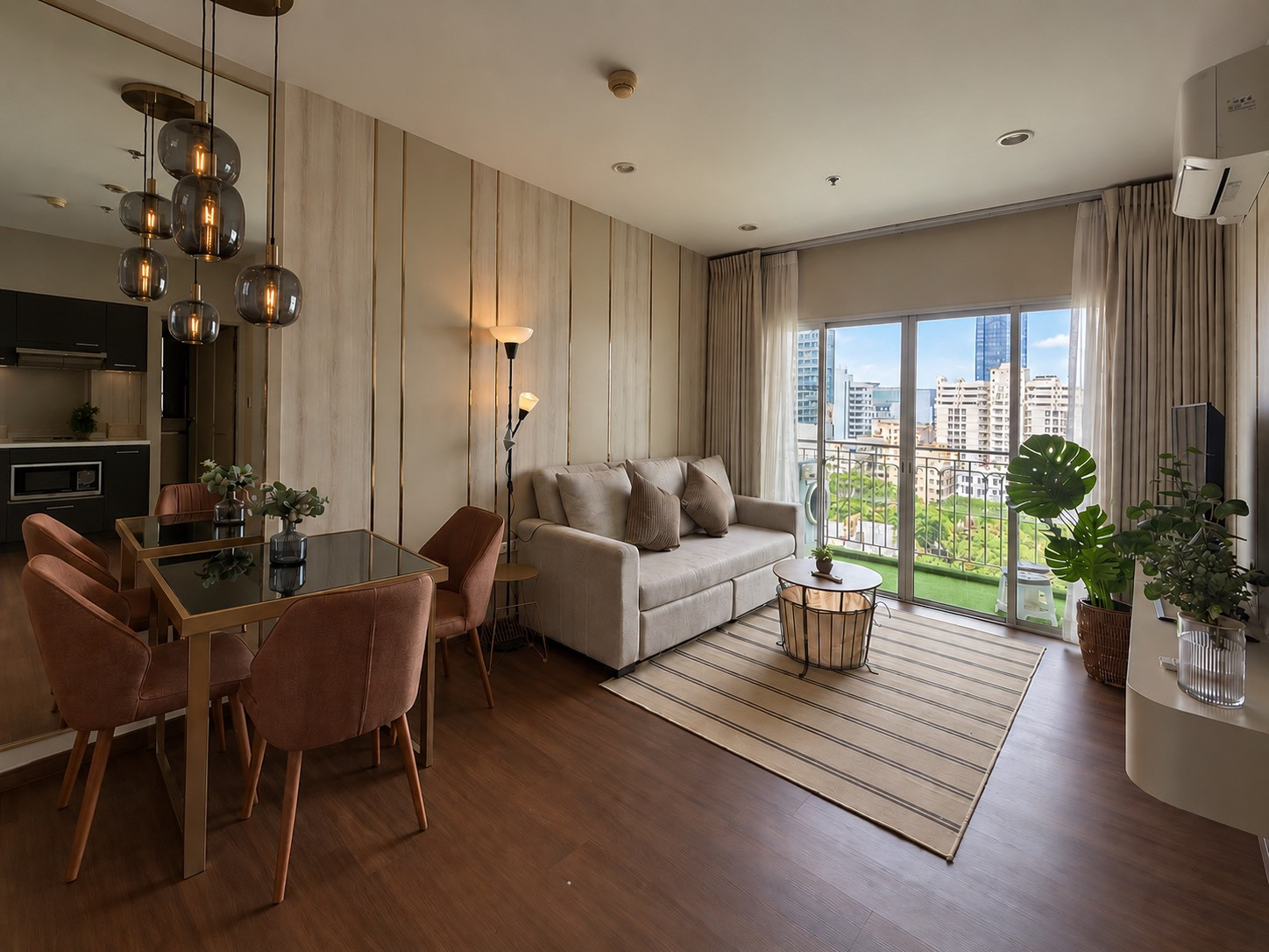 Condo for rent, The Complete Ratchaprarop, renovated room, 54 sq m, garden view, near Airport Rail Link. Condo for rent, The Complete Ratchaprarop, renovated room, 54 sq m, garden view, near Airport Rail Link.