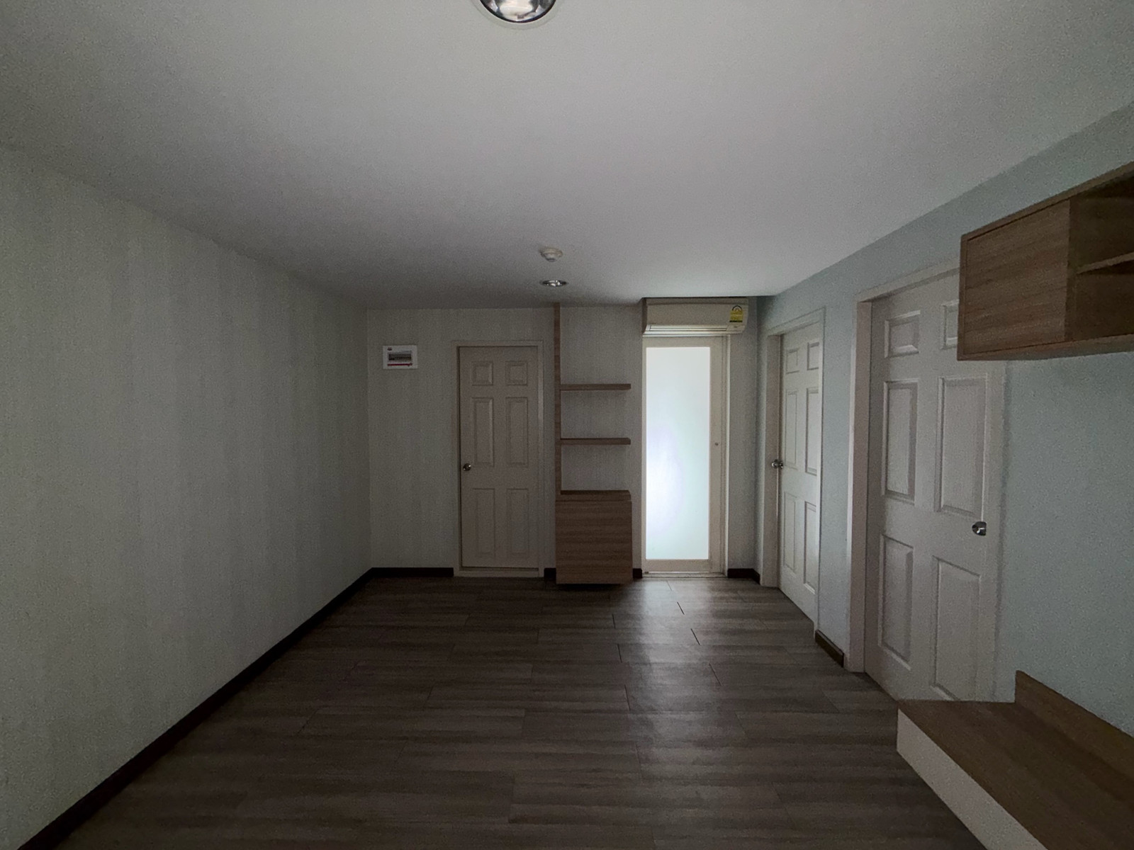 💥 Condo 44.24 sq m. Price only 1.115 million! Only 2 km from Amata Nakorn Industrial Estate, large room + close to work areas = interesting location for both living in and investing in renting out! 💥 Condo 44.24 sq m. Price only 1.115 million! Only 2 km from Amata Nakorn Industrial Estate, large room + close to work areas = interesting location for both living in and investing in renting out!