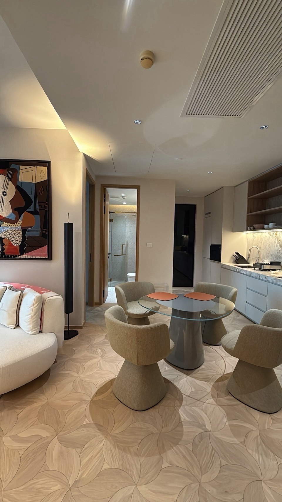 💎For Rent🧡 *New Renovate * ห้องใหม่ สวยตาแตก Rare Item 2bed 2bath Oriental residence bangkok #wirelessroad Please call 095-3905490 – รูปที่ 3