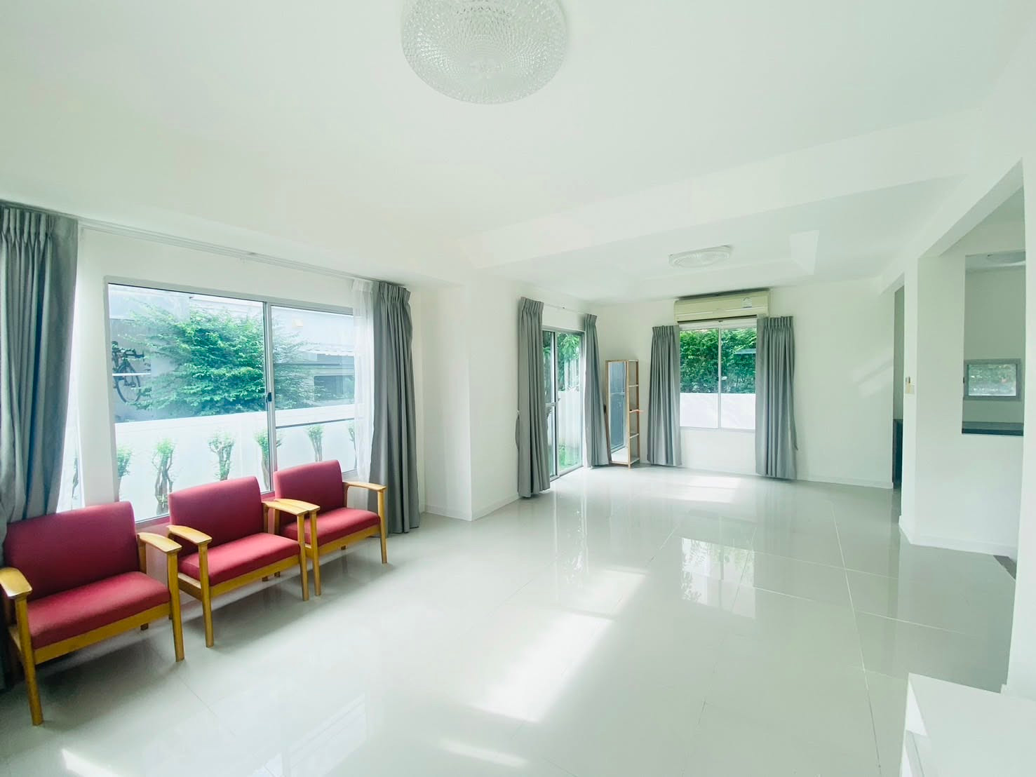 For Sale or Rent  3-Bedroom Detached House Siwalee Bangna Near Mega Bangna and Market Village Suvarnabhumi Newly renovated and fully furnished, ready to move in.  – รูปที่ 4