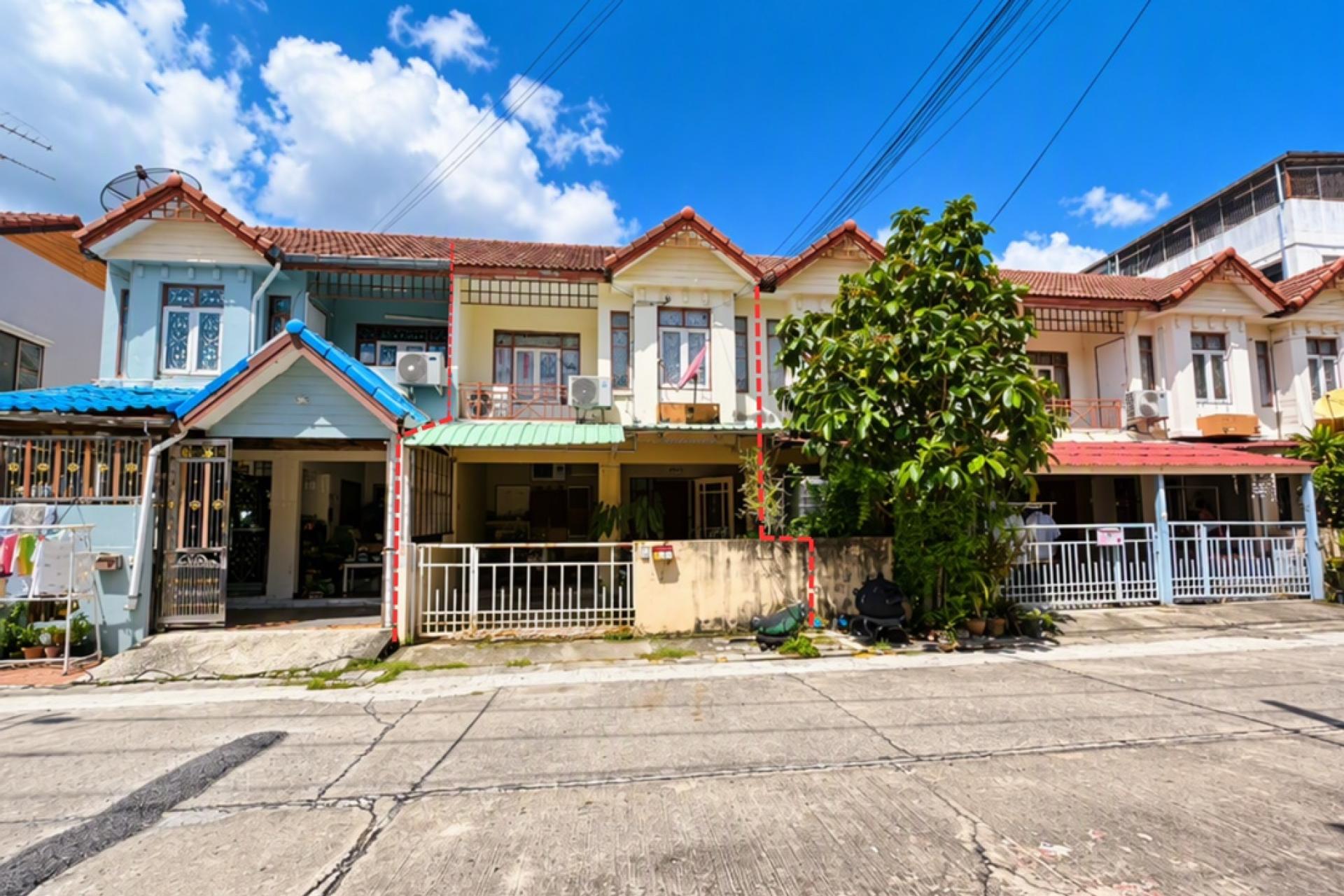 Townhouse for sale, Tha Kham, Pisan University, Project 7, width 6 meters, 20 sq m. Special price 1.98 million.