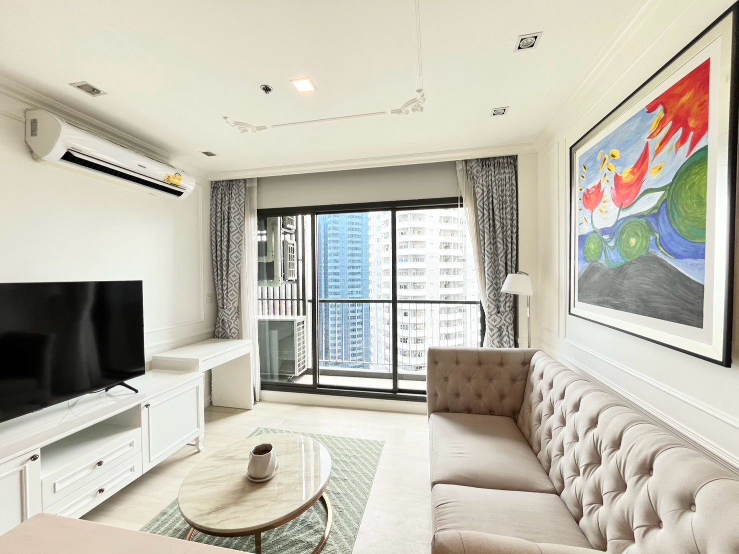 Condo for Rent Life One Wireless