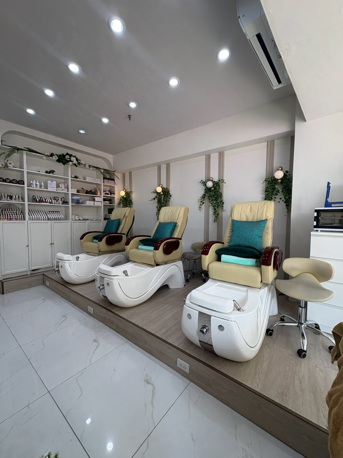 เซ้งกิจการร้านนวดและทำเล็บ 2 ชั้น ย่านสีลม-ศาลาแดง เดินถึง BTS ศาลาแดง – รูปที่ 3