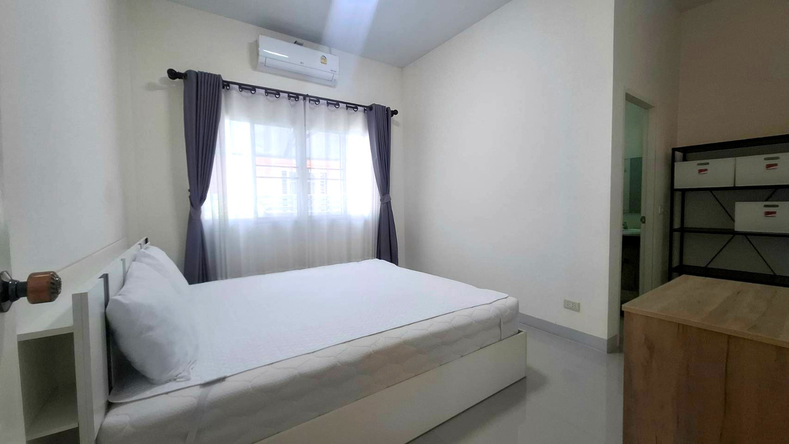 บ้านเดี่ยวสไตล์โมเดิร์น รีโนเวทใหม่ 15,000 บาท/เดือน พร้อมเข้าอยู่ | หางดง เชียงใหม่ (EN below) – รูปที่ 4