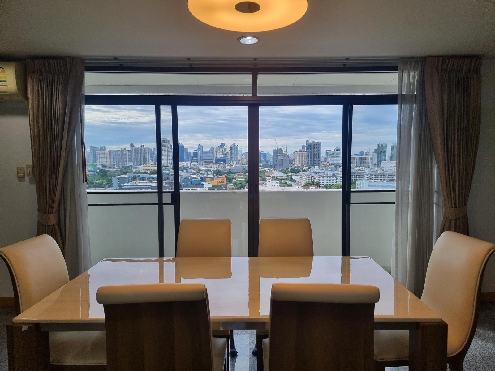🔥 RARE SPECOUIS CORNER 3BED - 250 sqm. | NEAR BTS ON NUT | 60K/MONTH ✨ 🔥 RARE SPECOUIS CORNER 3BED - 250 sqm. | NEAR BTS ON NUT | 60K/MONTH ✨
