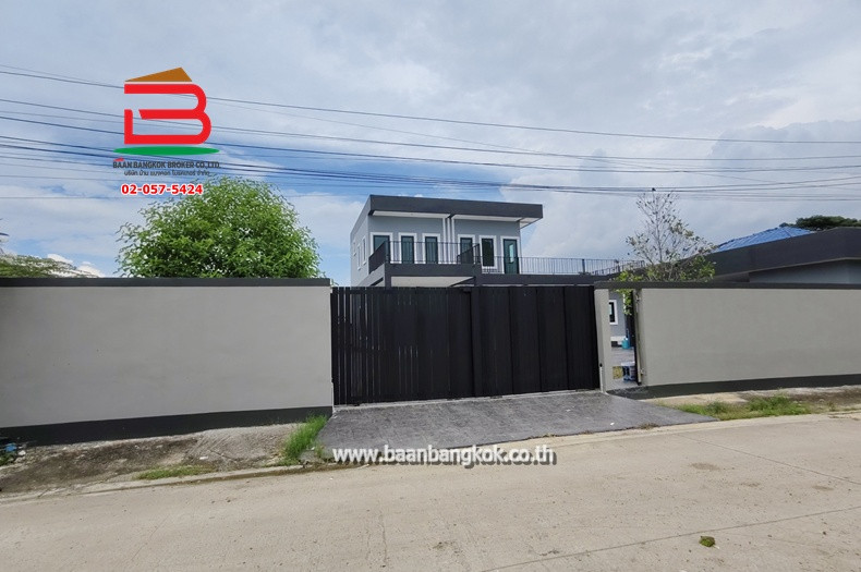บ้านเดี่ยว 2 ชั้น เนื้อที่ 168 ตร.ว. หมู่บ้านสินอนันต์ (ซอยเลียบวารี 55) เลียบวารี(คู้ขวา) แขวงโคกแฝด เขตหนองจอก