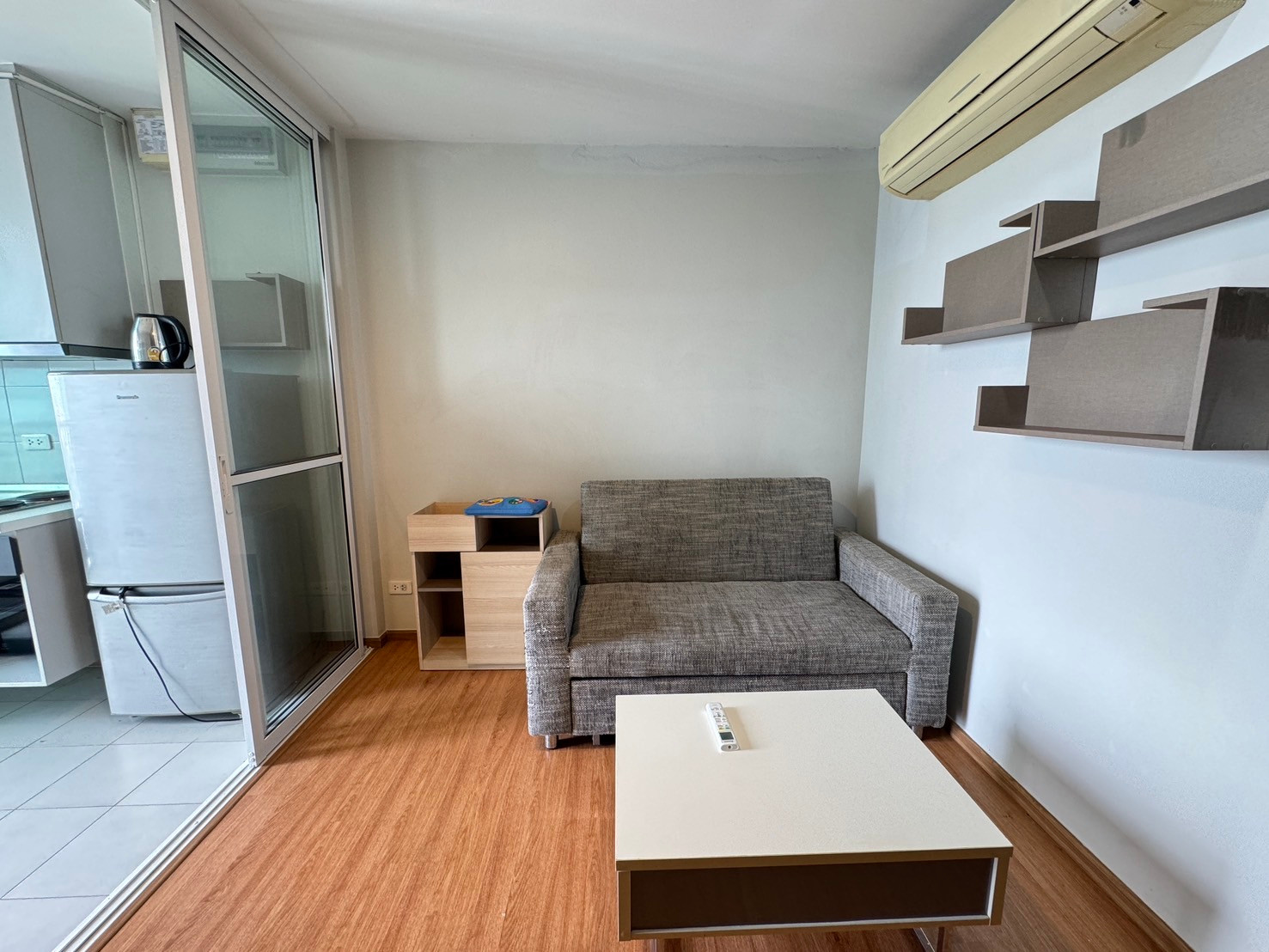 ขายคอนโด The Base Sukhumvit 77 ห้องสวย ชัั้นสูง 1 ห้องนอน 30 ตร.ม. วิวไม่บล็อก ต้นถนนอ่อนนุช ใกล้แหล่งร้านอาหาร ซูเปอร์มาร์เก็ต และคอมมูนิตี้มอลล์ – รูปที่ 3