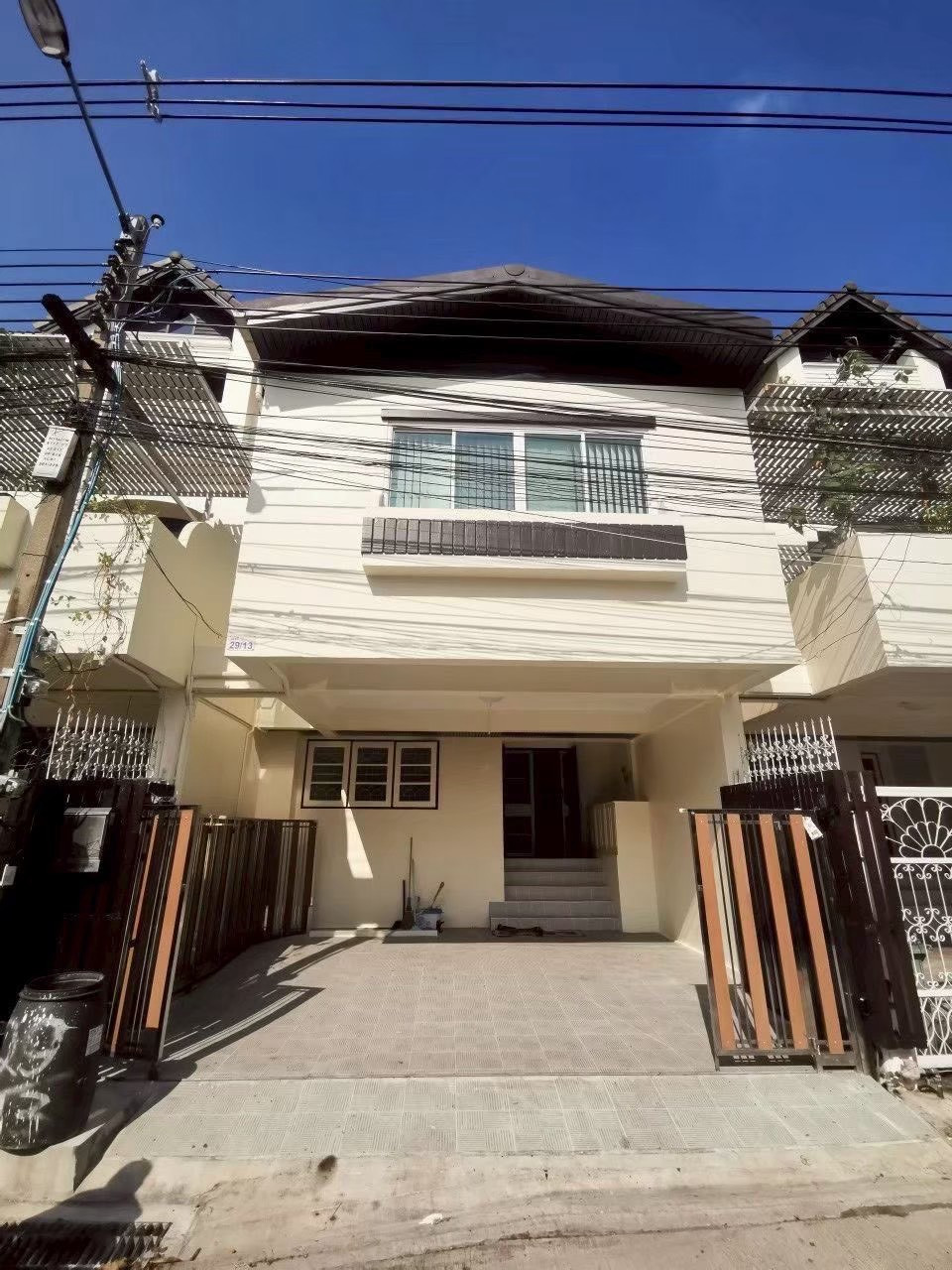 ขาย ทาวน์เฮ้าส์ 4 ชั้น รีโนเวทใหม่ทั้งหลัง  ซอยสมบูรณ์สวัสดิ์ 1 รามคำแหง 21 – รูปที่ 2