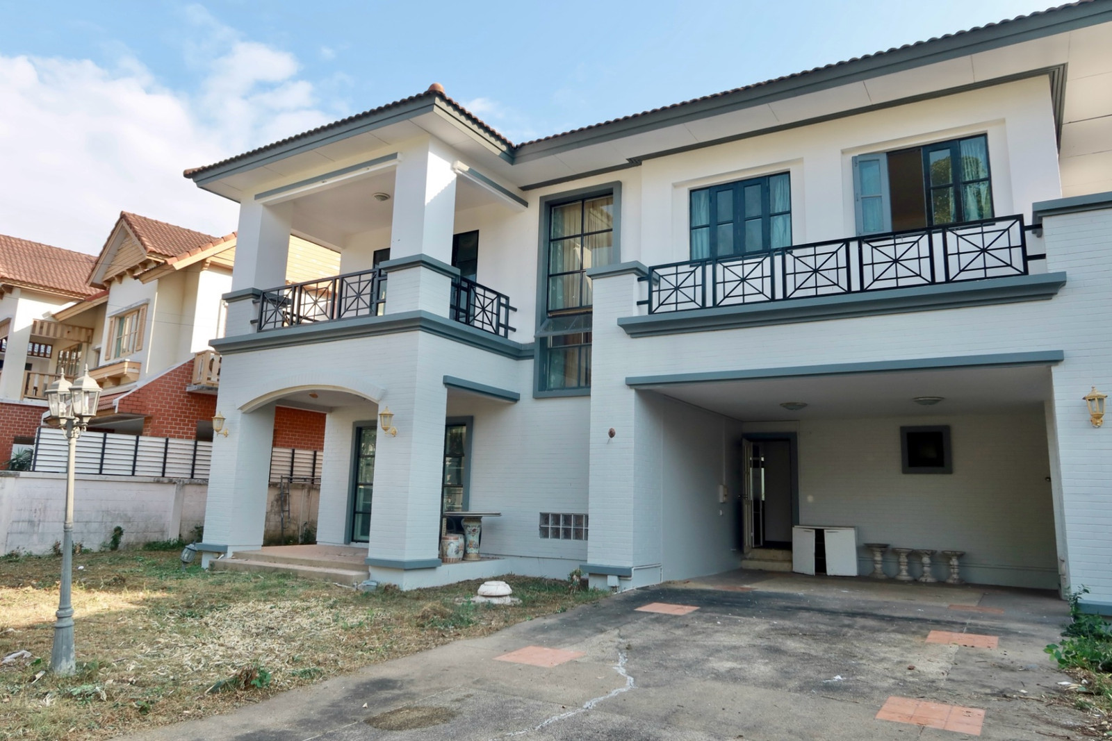 Single house for sale and for rent, large single house near MRT Sai Ma, Laddarom, Rattanathibet, 4 bedrooms, 6 parking spaces, 264 sq m, 1 ngan 05 sq m. Single house for sale and for rent, large single house near MRT Sai Ma, Laddarom, Rattanathibet, 4 bedrooms, 6 parking spaces, 264 sq m, 1 ngan 05 sq m.