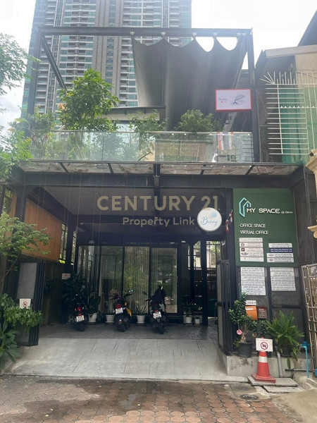 Prime Silom-Sathorn Location! Ground Floor Office for Rent | Fully Furnished | Near BTS St. Louis & Surasak No.62-CB-69019