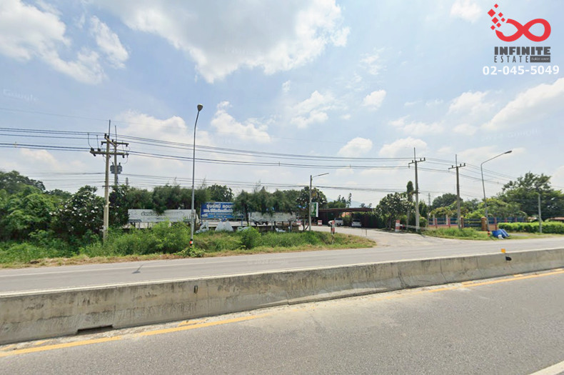 Land for sale, next to Phahonyothin Road, area 26 rai, with ready-mix concrete factory, Khok Samrong, Lopburi.