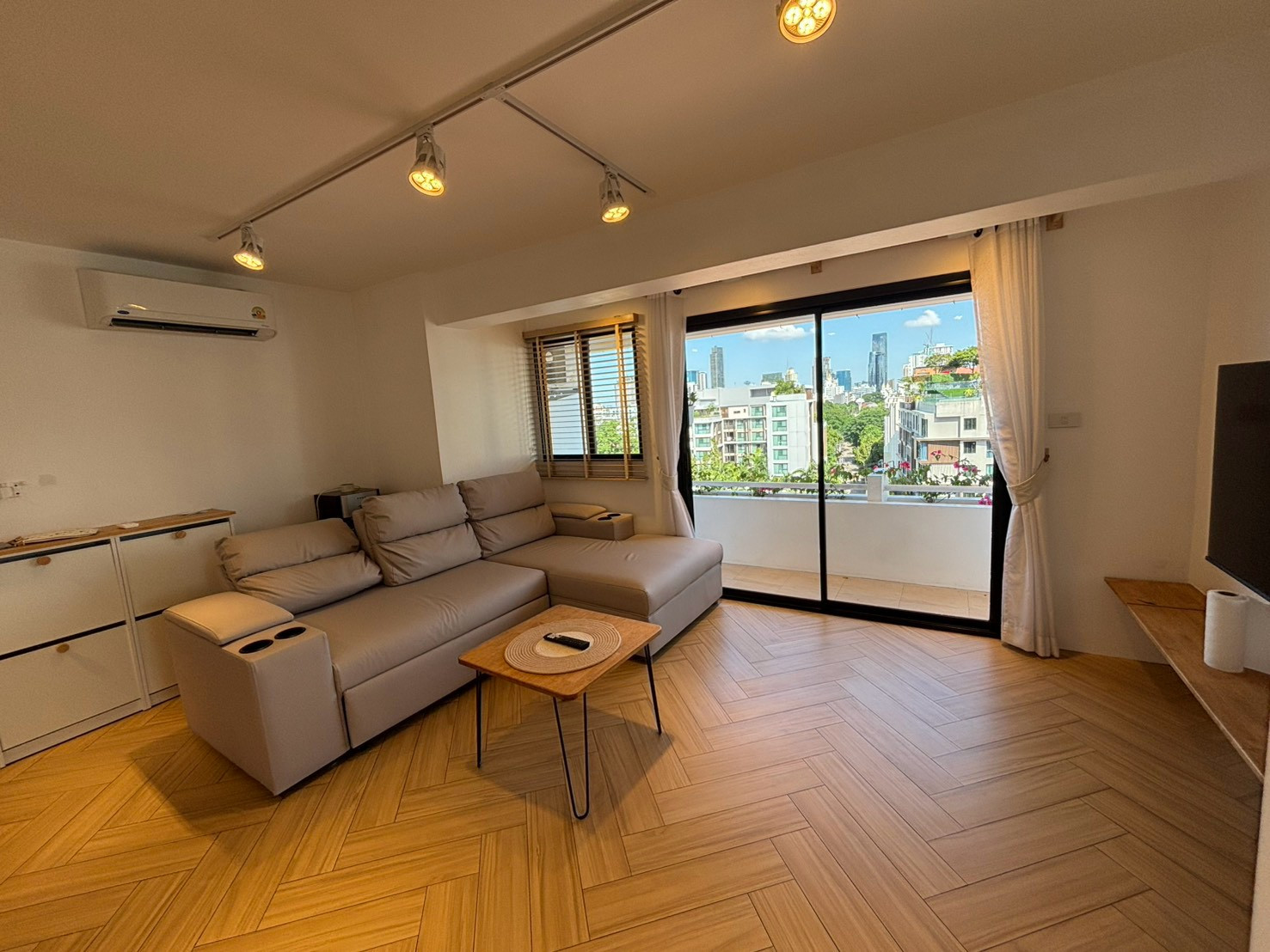 ให้เช่า Yada Residential สุขุมวิท 39 ใกล้ BTS พร้อมพงษ์ 15 นาที Pet-Friendly ให้เช่า Yada Residential สุขุมวิท 39 ใกล้ BTS พร้อมพงษ์ 15 นาที Pet-Friendly