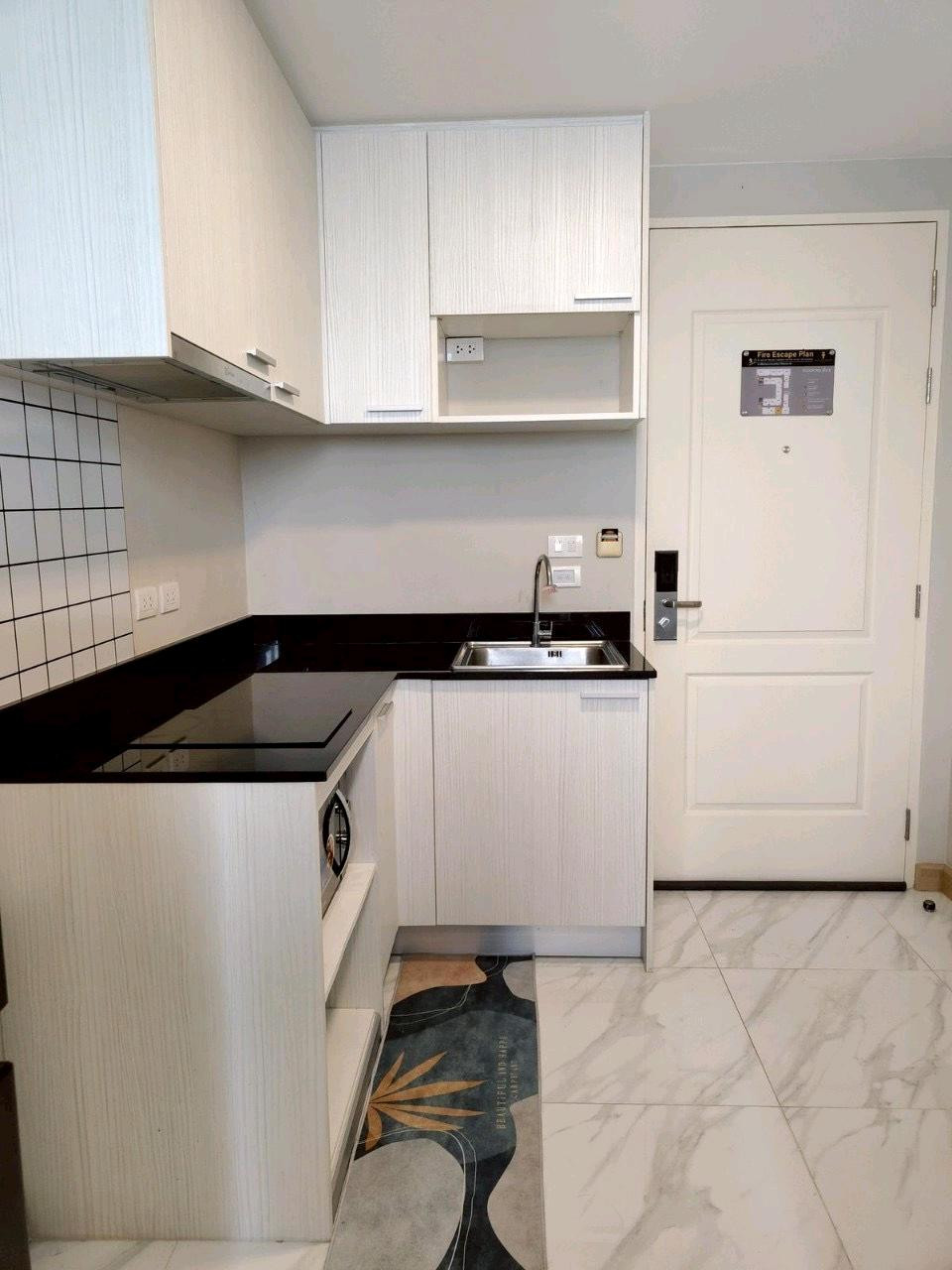 🔥ให้เช่า Bless Residence Ekkamai🔥 🏙️คอนโดทำเลเอกมัย ขนาดกำลังดี พร้อมที่จอดรถ 1 คัน ใกล้โรงเรียนนานาชาติและแหล่งไลฟ์สไตล์โซนเอกมัย-ทองหล่อ  ✨ทำเลเอกมัย เดินทางสะดวก ✨ห้อง 1 Bedroom ขนาดกำลังดี ✨ห้องทิศตะวันออก รับแสงเช้า ✨มีที่จอดรถ 1 คัน ✨ราคาเช่าต่อร – รูปที่ 2