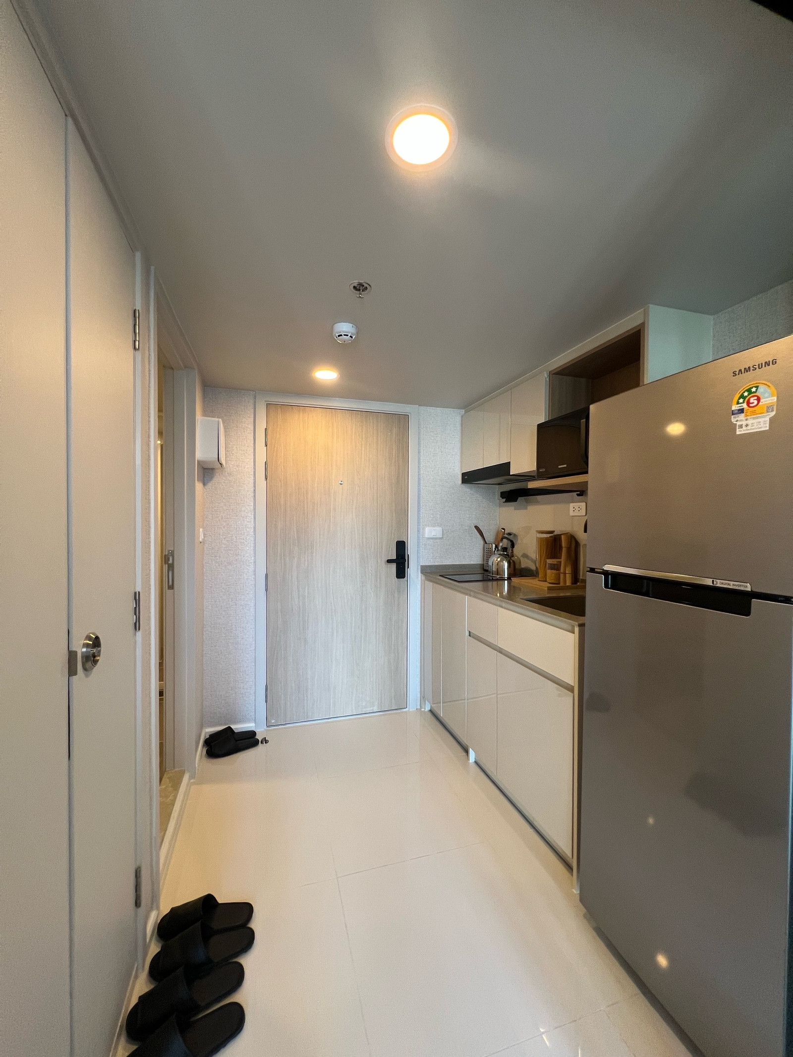 𝗢𝗡𝗘 𝗣𝗥𝗜𝗖𝗘 𝟱.𝟳𝟵 𝗠𝗕* | HYBIRD studio room, 4.3 m high ceiling room, Culture Thonglor Condo, near BTS Thonglor 250 m. – รูปที่ 2