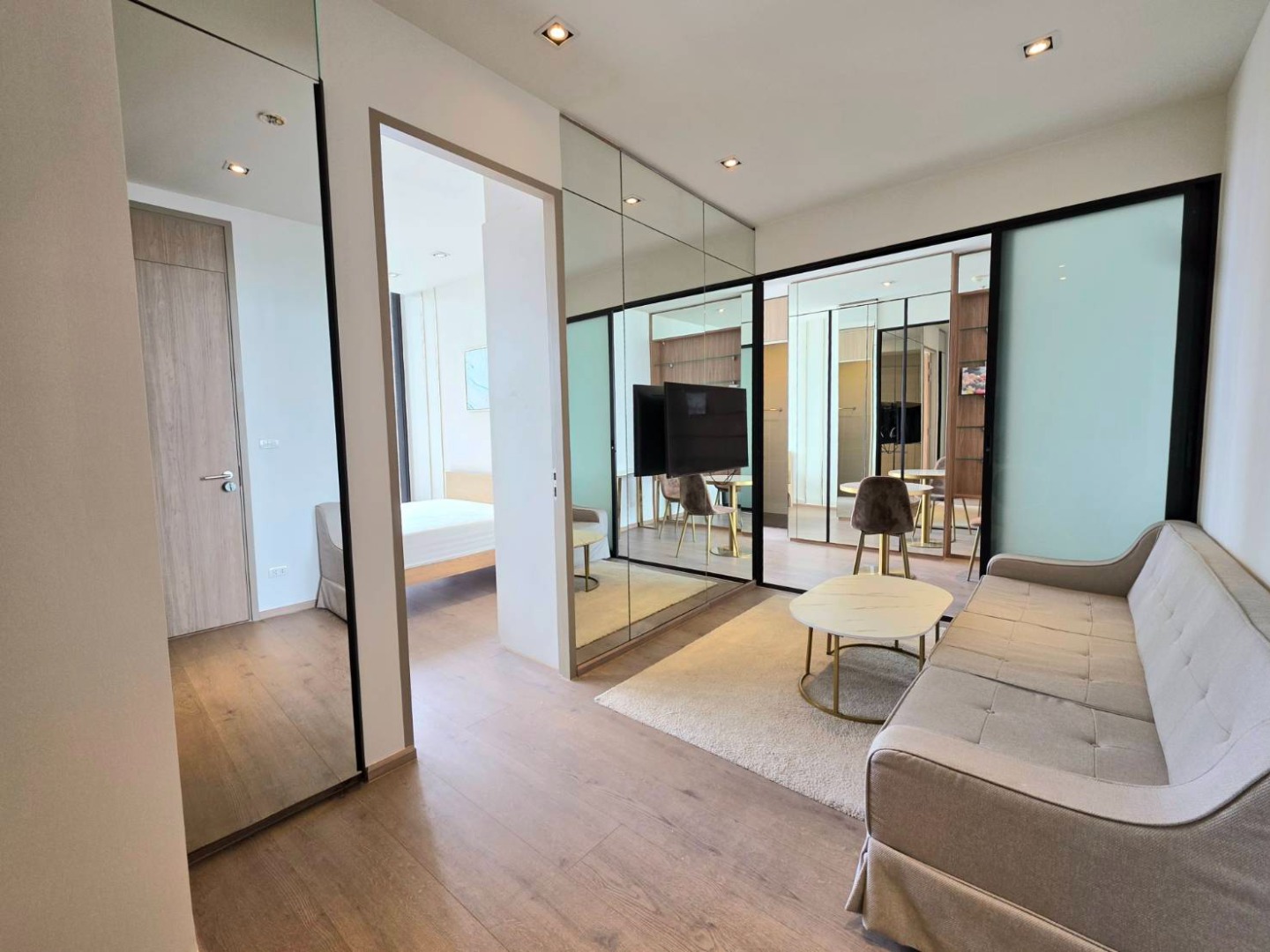🔥Urgent Sale🔥 Park 24 near BTS Phrom Phong Station, fully furnished, ready to move in. 🔥Urgent Sale🔥 Park 24 near BTS Phrom Phong Station, fully furnished, ready to move in.
