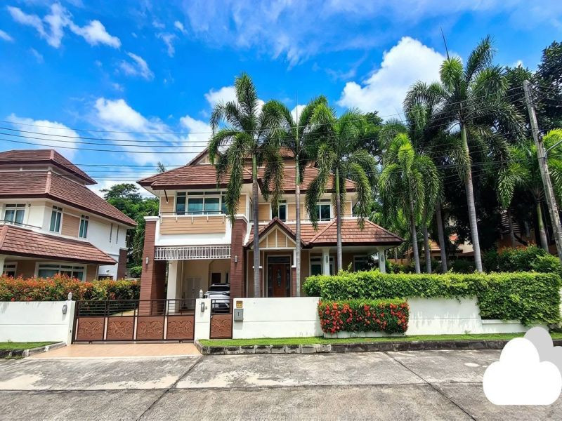Luxury 6-bedroom detached house for sale in The Boulevard, Si Racha; spacious plot, facing the park.