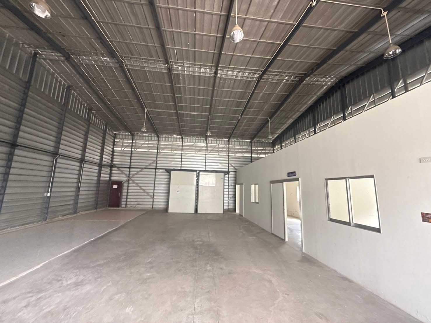 Warehouse for rent with office, 200 sq m., good location, Bang Phli Yai, Theparak Km. 11, opposite Bangna 5 Hospital, rent 33,000 baht. – รูปที่ 3
