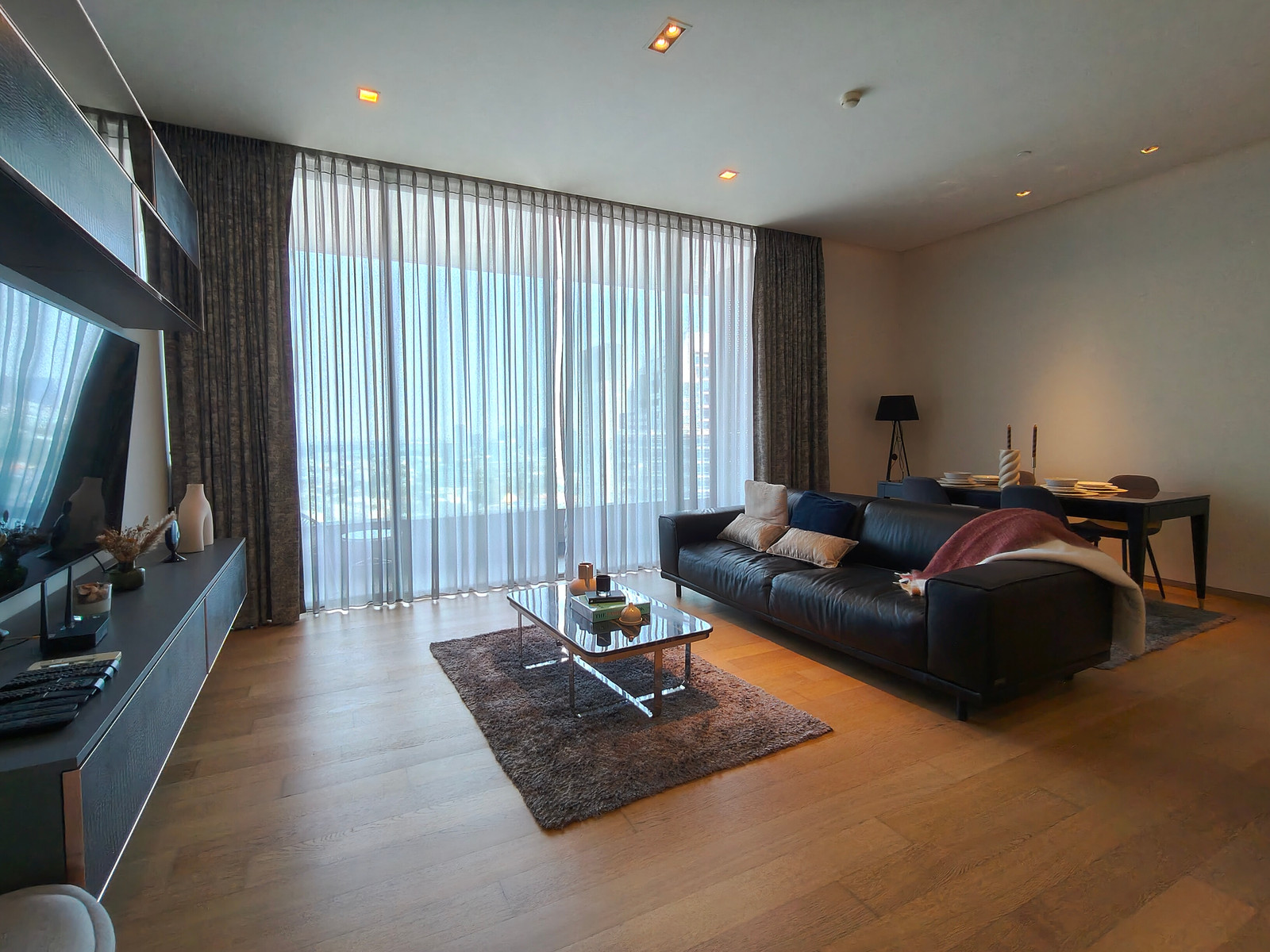 Saladaeng One 2BR | Beautiful Room, Park & River Views Saladaeng One 2BR | Beautiful Room, Park & River Views