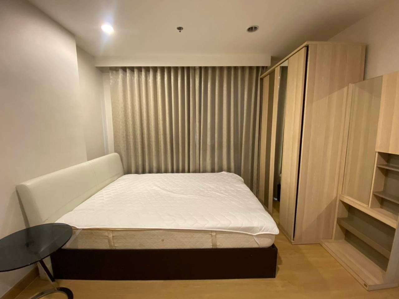 Condo for rent, Ideo Sathorn Thapra (Ideo Sathorn Thapra), next to BTS Pho Nimit, 300 meters, with furniture + washing machine, only 9,000 baht.