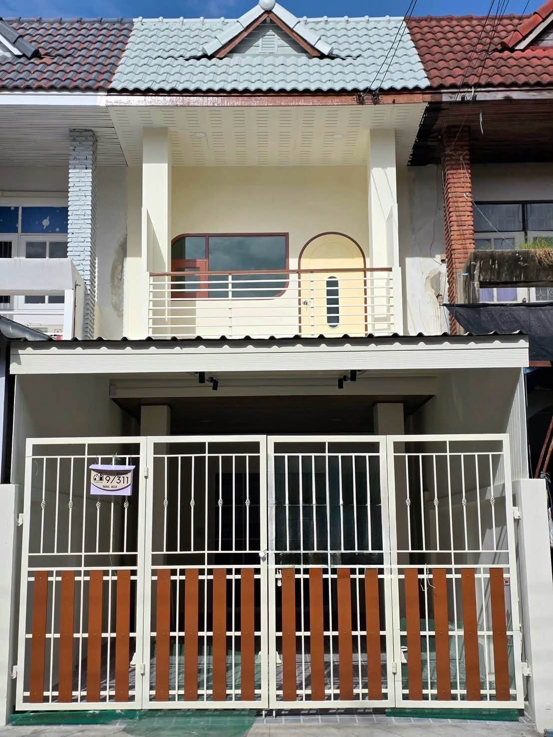 ขาย ทาวน์เฮ้าส์ ทำเลดี หมู่บ้านหนองแขม เพชรเกษม