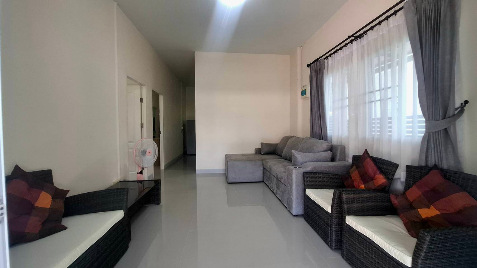บ้านเดี่ยวสไตล์โมเดิร์น รีโนเวทใหม่ 15,000 บาท/เดือน พร้อมเข้าอยู่ | หางดง เชียงใหม่ (EN below) – รูปที่ 3