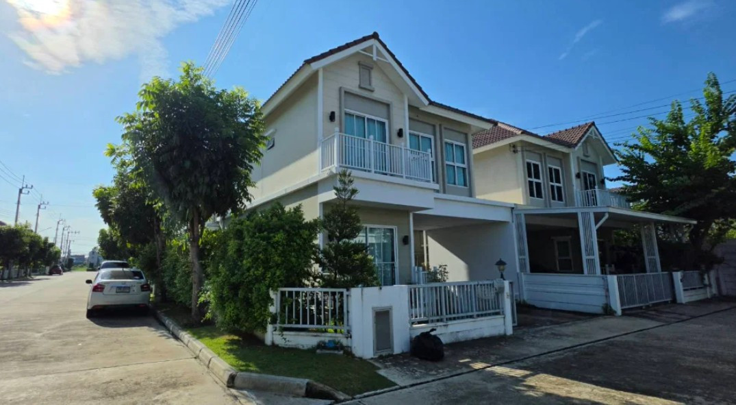 For rent, 2-story twin house, Siwarom Nature Plus Project, Sukhumvit - Bang Pu, 4 bedrooms, 3 bathrooms, 36 sq m, only 25000 baht.