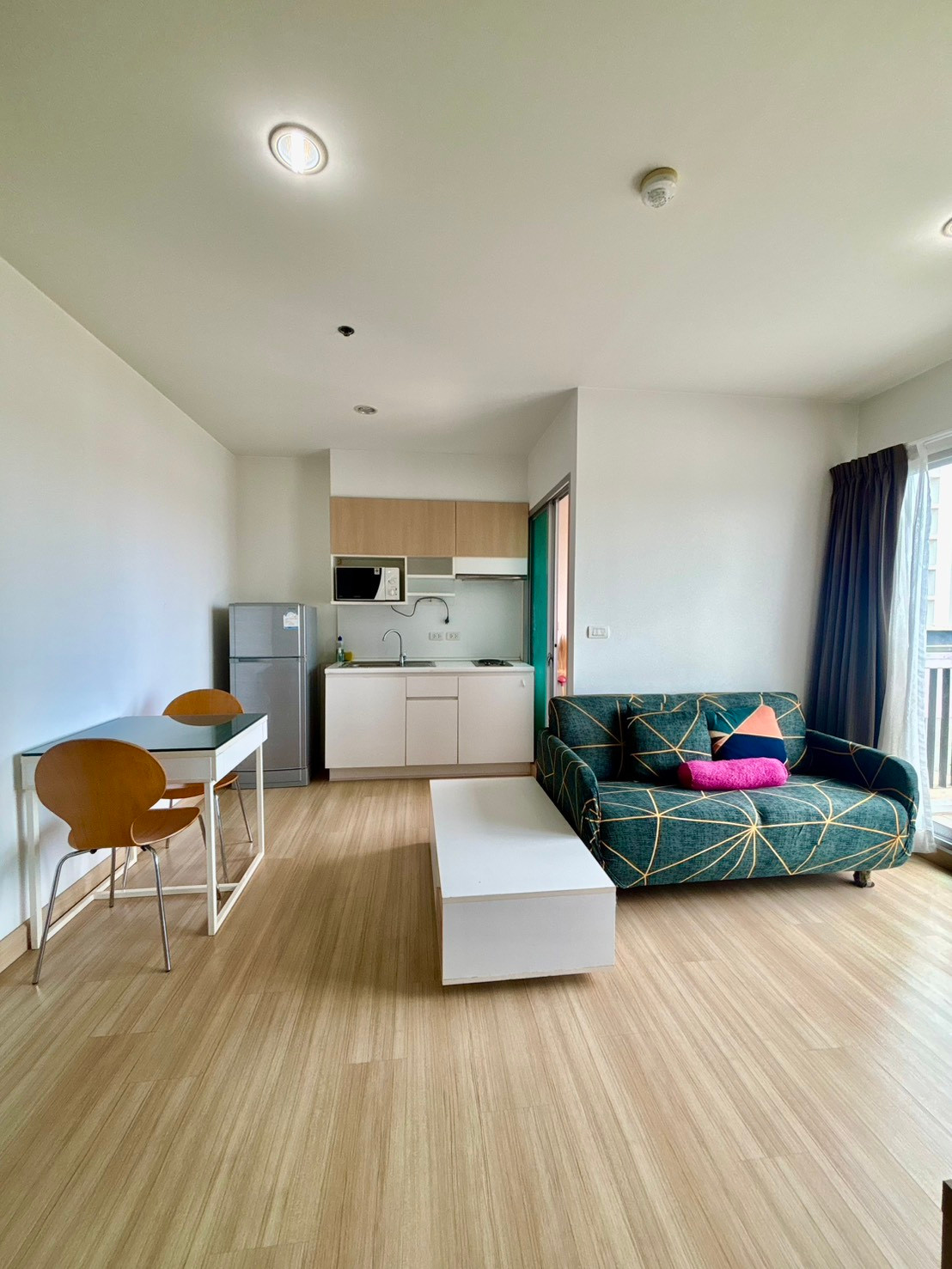 Parkland Srinakarin Lakeside, 8th floor, 36 sq m, open view, good wind, very good price Parkland Srinakarin Lakeside, 8th floor, 36 sq m, open view, good wind, very good price
