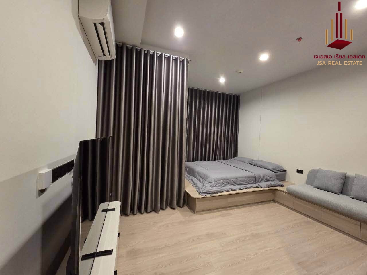 ✨ For Rent: Reference Sathorn Wongwianyai Condo ✨ 💰 Only 17,000 THB/month