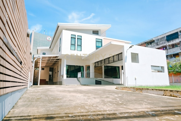 บ้านเดี่ยวสวย 2 ชั้น 4 ห้องนอน ซ.พหลโยธิน 2  เพียง 500 ม. จาก BTS อารีย์ ถนน พหลโยธิน No.42-HH-69049 – รูปที่ 2