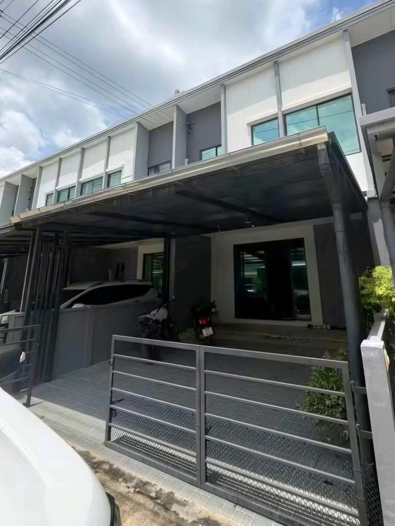 For rent: 2-story townhome 23 sq m. Pleno Rama 9-New Krungthep Kreetha Road near Rama 9.