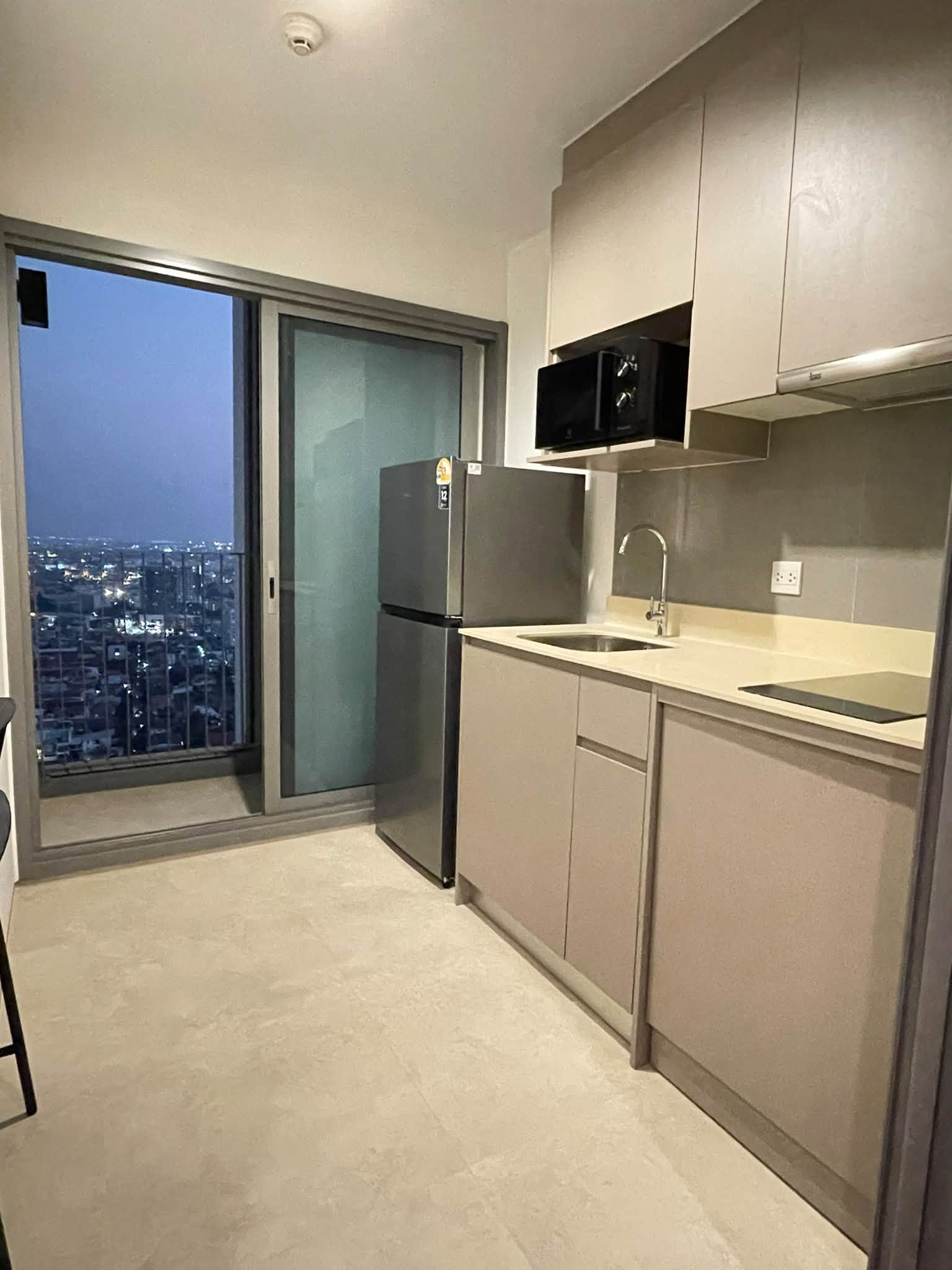 🏙️ For rent Whizdom Connect Sukhumvit 🚆 next to BTS Punnawithi | 33rd floor | open view | good wind ✨ 1 bedroom + 1 living room | 30 sq m. | Ready to move in