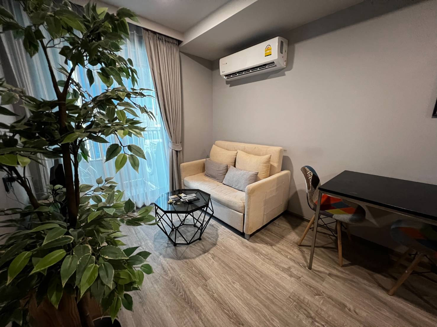 For rent condo Maestro 19 pet friendly 1bedroom 0886382235