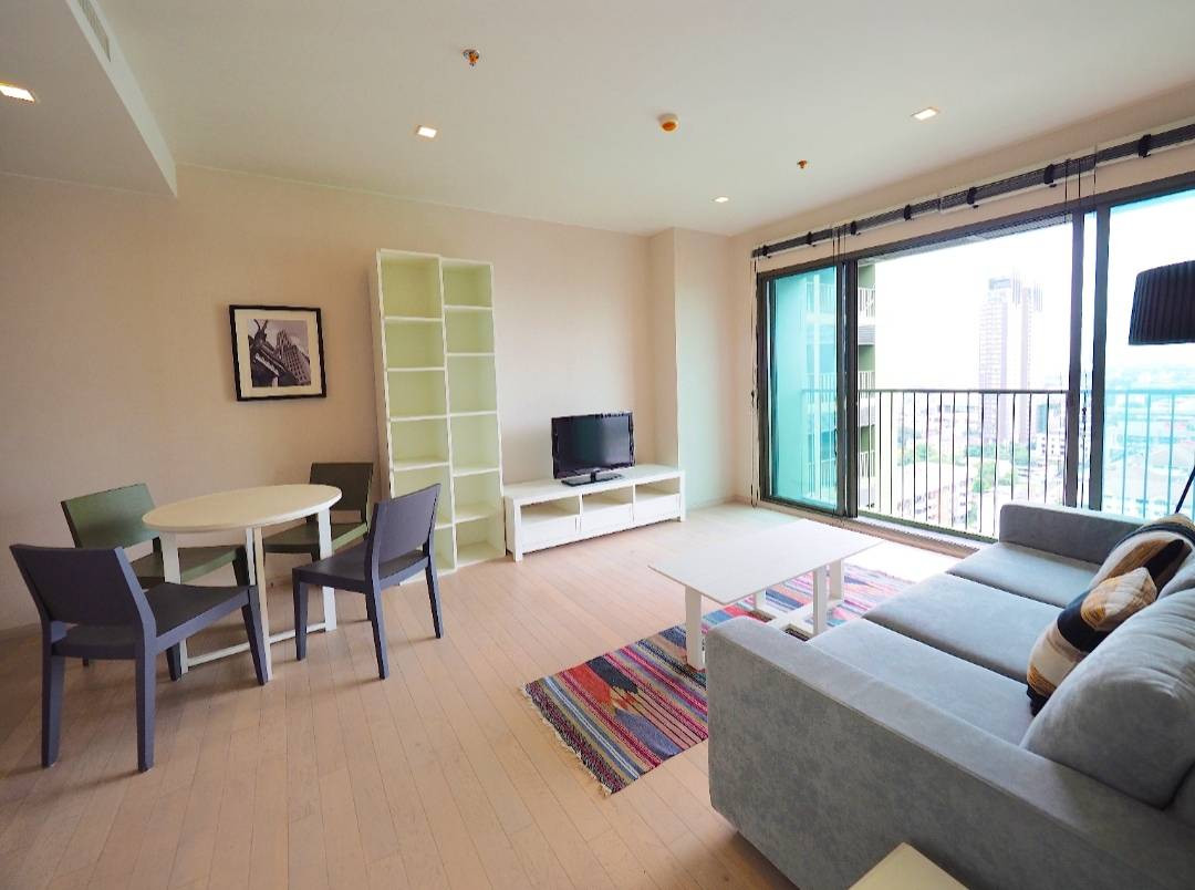 Noble Solo Thonglor Condo for Rent : A Spacious One Bedroom 53 sqm. Fully Furnished with open view. Noble Solo Thonglor Condo for Rent : A Spacious One Bedroom 53 sqm. Fully Furnished with open view.