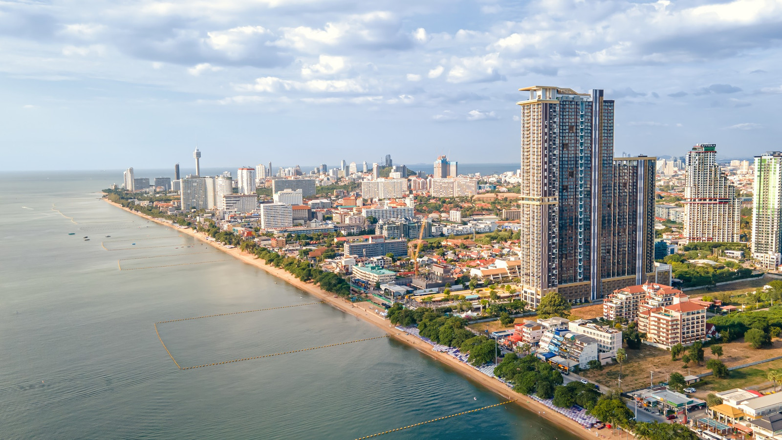 Hot Deal ! Copacapana beachfront jomtien สระส่วนตัวชั้นสูง ขาดขาดทุน 