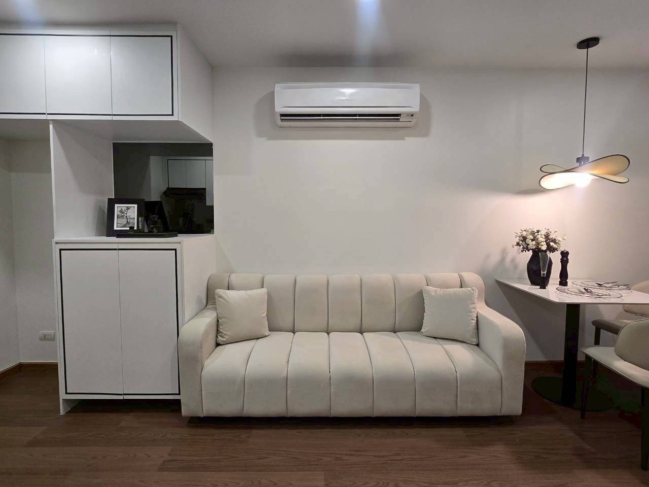ขายคอนโด low rise ใจกลางทองหล่อ เงียบสงบแต่ยังอยู่ใกล้ความสะดวกทุกอย่าง ห้องตกแต่งสวยครบ พร้อมอยู่ รีโนเวทใหม่ทั้งห้อง – รูปที่ 3