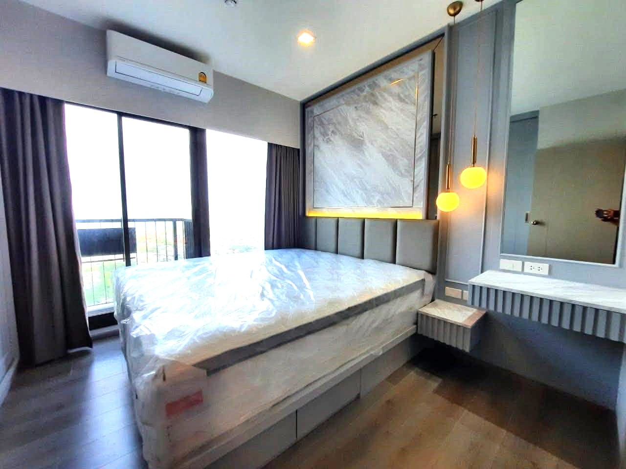 Condo for rent next to the Chao Phraya River Fully furnished, The Politan Aqua, beautifully decorated, built-in throughout the room, like being in a sample room, near MRT Phra Nang Klao Bridge, only 800 m. Condo for rent next to the Chao Phraya River Fully furnished, The Politan Aqua, beautifully decorated, built-in throughout the room, like being in a sample room, near MRT Phra Nang Klao Bridge, only 800 m.