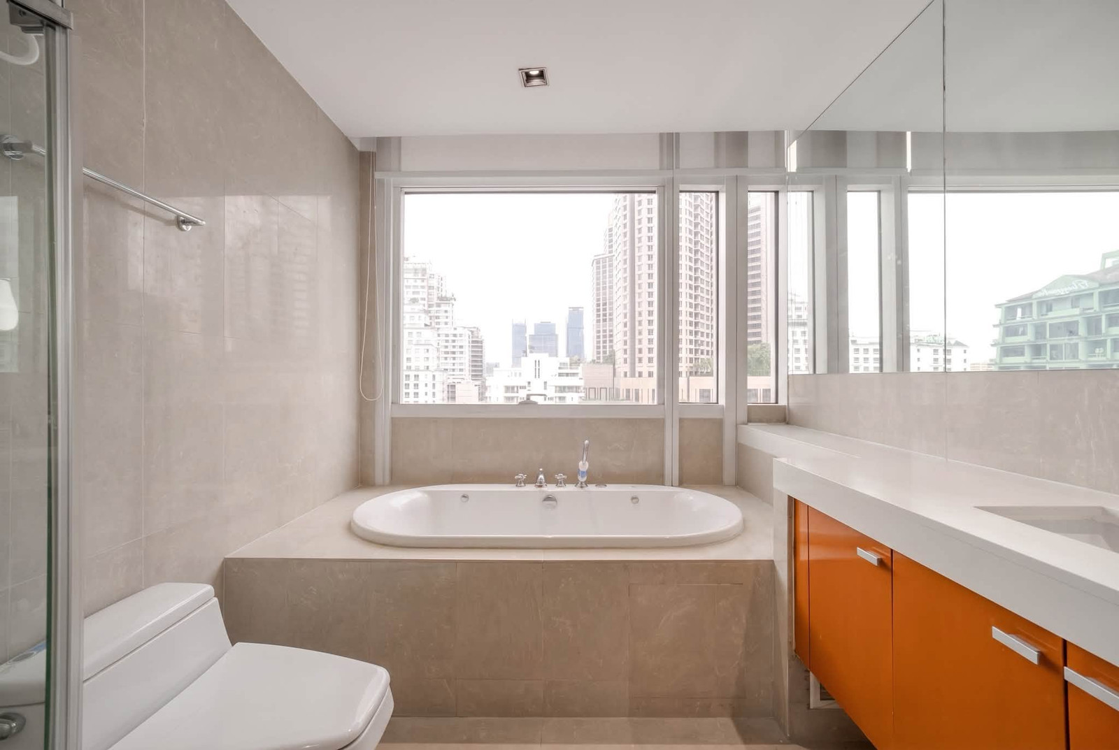 ขายคอนโด 2 ห้องนอน  Athenee Residence   ทำเลใจกลางย่านเพลินจิต ใกล้ BTS เพลินจิต ตกแต่งทันสมัย พร้อมเฟอร์นิเจอร์ พร้อมเข้าอยู่  – รูปที่ 2