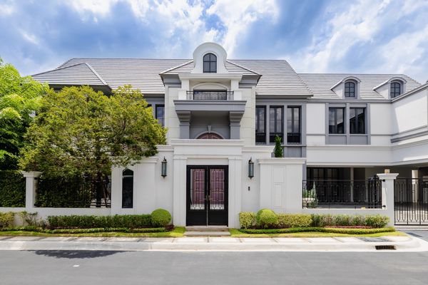 บ้านหรู6นอนแต่งครบสวยสุด ลดราคาเหลือ 110ล้าน narasiri พหล-วัชรพล ,ใกล้ทางด่วน, นานาชาติ harrow ,sisb ,สนามบินดอนเมือง