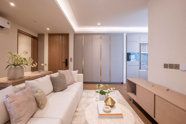 Via 34 | Unique Artistic Condo, Prime Sukhumvit 34 Location, Ready to Move In