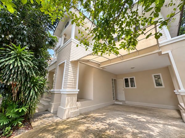 Prime Front-Project Location! Detached House for Sale at Lalin Greenville The Executive Onnut–Suvarnabhumi, 72.6 sq.wah, Near Suan Luang Rama IX Park and Suvarnabhumi Airport 