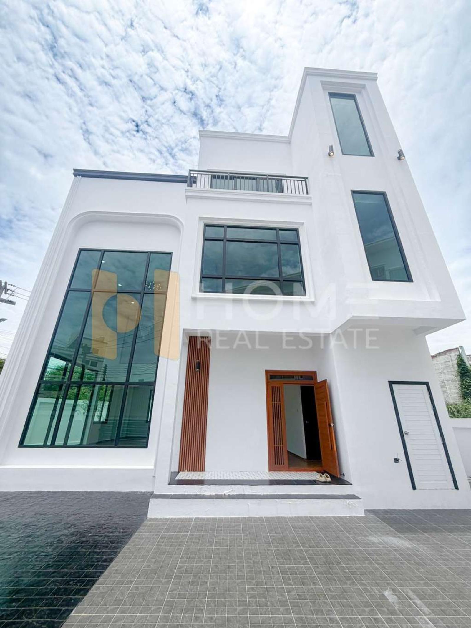 3-story detached house, Chonburi City, Chonburi. / 4 Bedrooms (FOR SALE) NANN050