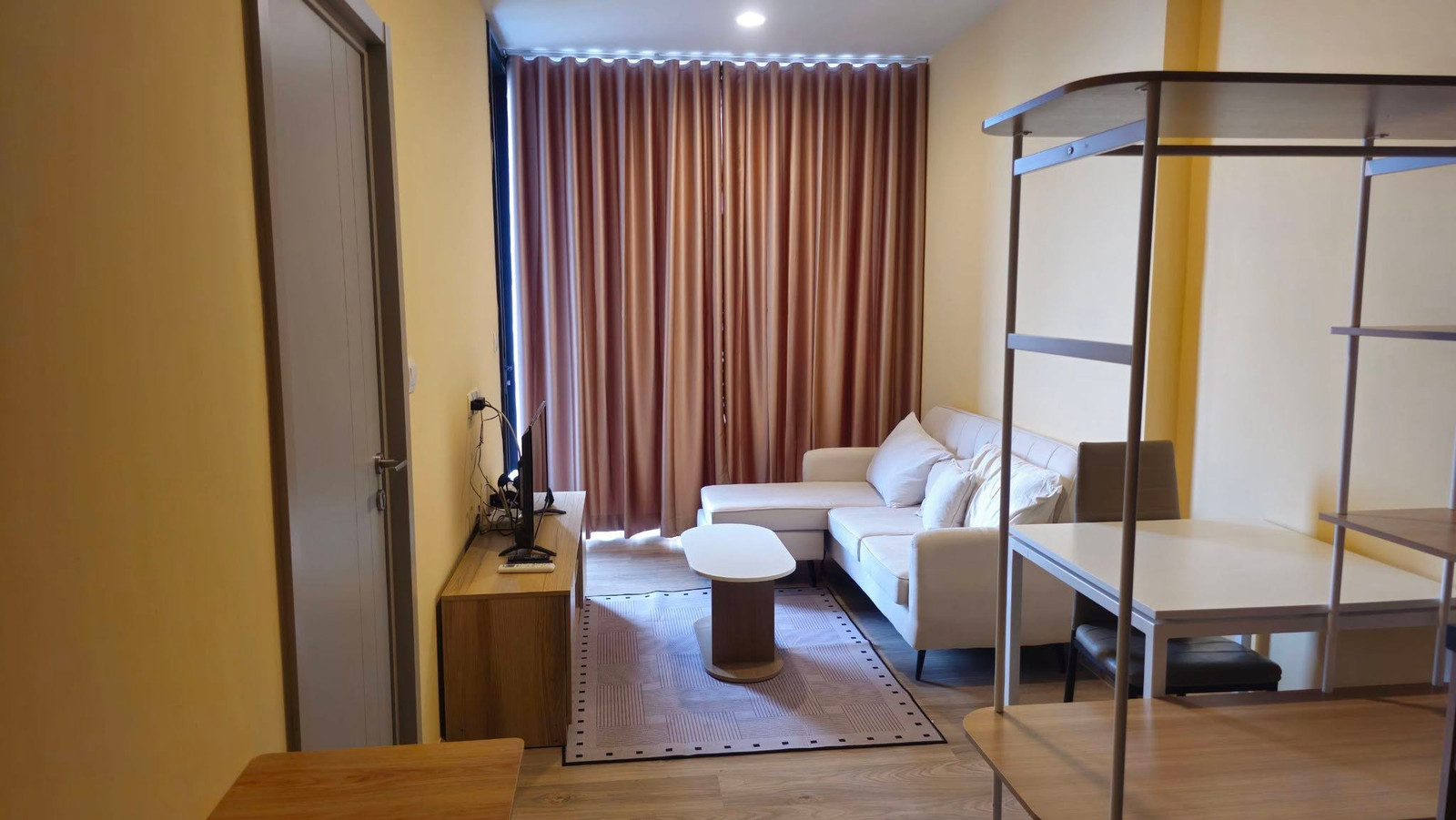 📍 1 Bedroom, river view, Renovated room with Shuttle Van to BTS Thong Lor. 📍 1 Bedroom, river view, Renovated room with Shuttle Van to BTS Thong Lor.