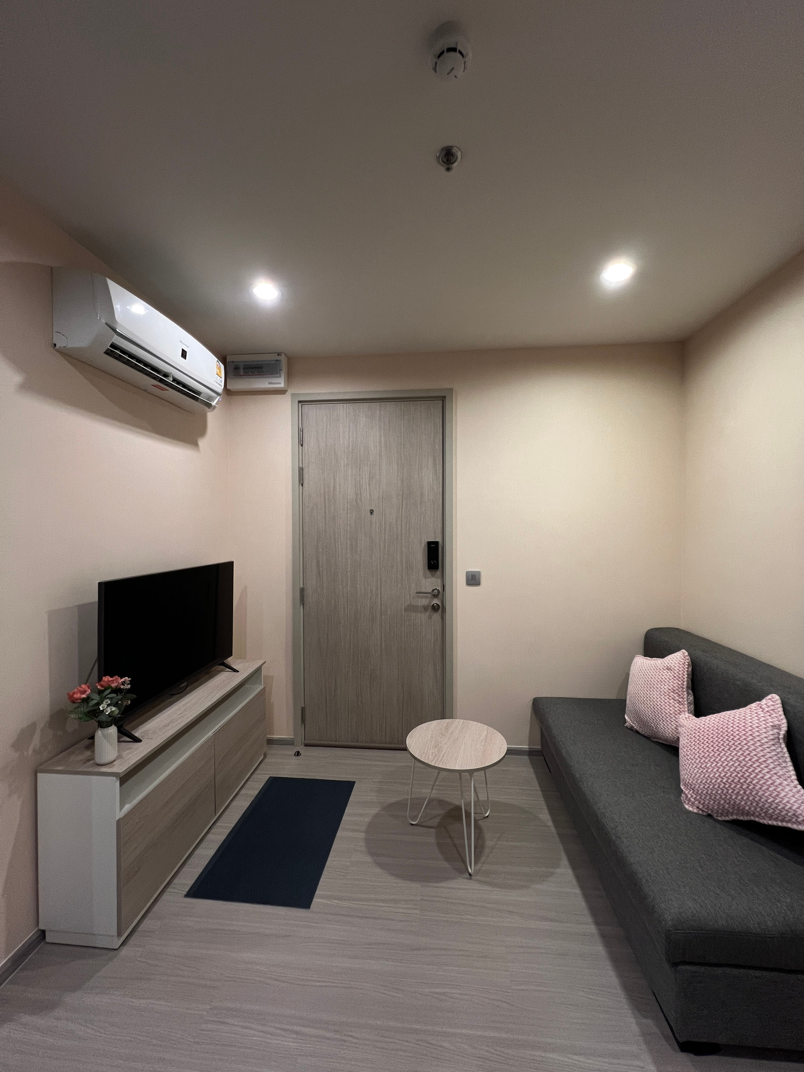 ห้องพร้อมอยู่ หัวนอนไม่ติดใคร ครัวปิดติดระเบียง ชั้นสูง | Aspire Erawan Prime +66 615802631 ดาว // Line id : @yps3670k ห้องพร้อมอยู่ หัวนอนไม่ติดใคร ครัวปิดติดระเบียง ชั้นสูง | Aspire Erawan Prime +66 615802631 ดาว // Line id : @yps3670k