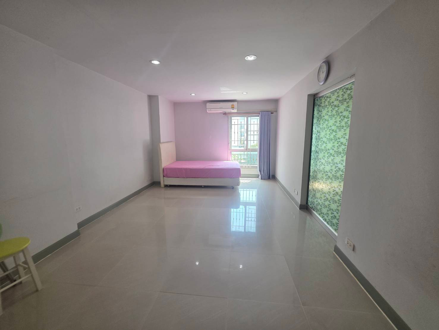Condo for sale Regent Home 2, only 300 meters, BTS Sai Yut Tel.0999983897